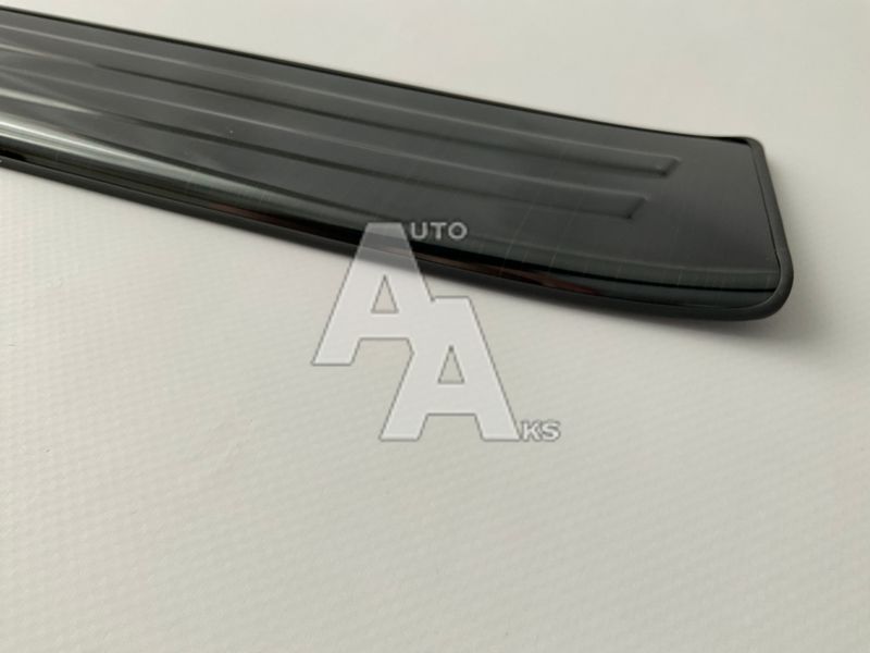 Зовнішня накладка заднього бампера Toyota RAV4 2019 2020 2021 2022 2023 2024 2025 чорний глянець 00050 фото