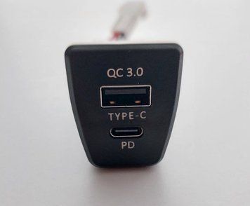 Адаптер для швидкого заряджання через USB та Type C для Toyota RAV4 2019 2020 2021 2022 2023 2024 2025 00202 фото